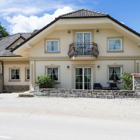 Guesthouse & Apartments Pri Stani Zerovnica Exterior photo